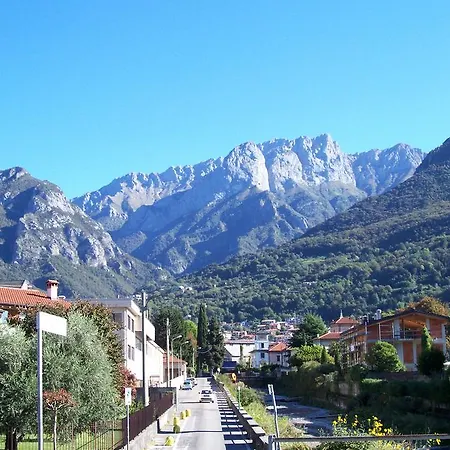 Via Segantini Mandello del Lario